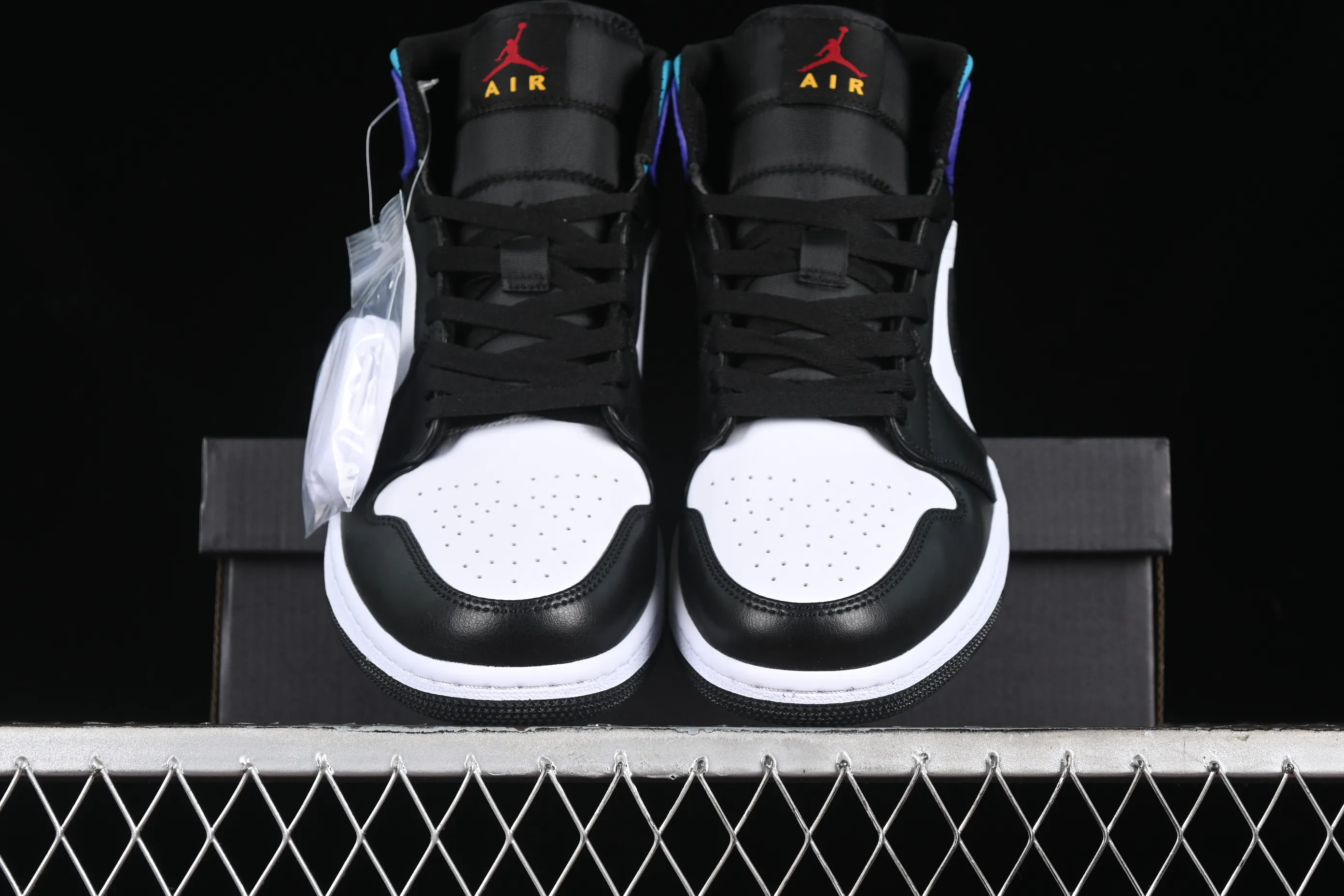 All categories Air Jordan Jordan series basketball shoes Air Jordan 1 Mid Air Jordan 1 Mid AJ1 Joe 1 Lakers color black, white and purple mid-top cultural and casual sneakers DQ8426-154
